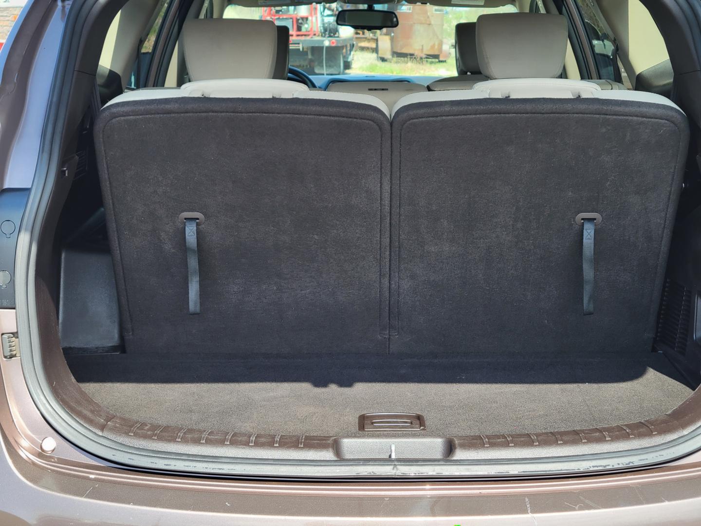 2015 Brown /Tan Hyundai Santa Fe GLS (KM8SMDHF7FU) with an 3.3L V6 engine, 6 Speed Auto transmission, located at 450 N Russell, Missoula, MT, 59801, (406) 543-6600, 46.874496, -114.017433 - Photo#6